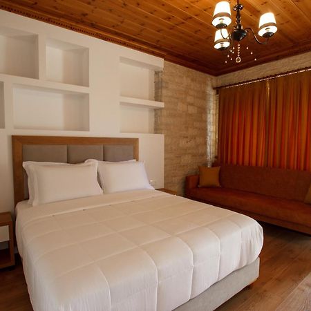 Rose Garden Hotel Gjirokastër Eksteriør billede