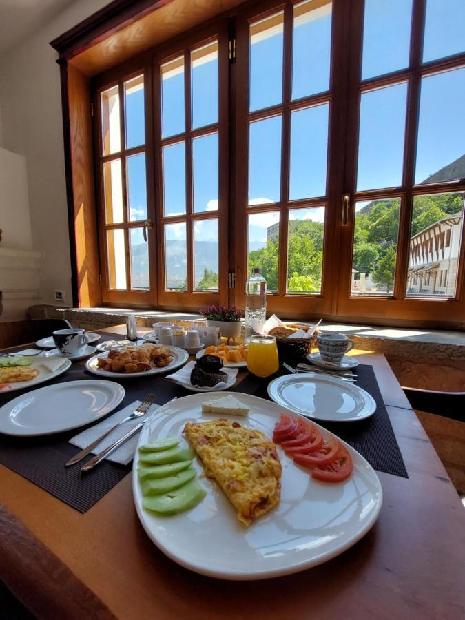 Rose Garden Hotel Gjirokastër Eksteriør billede