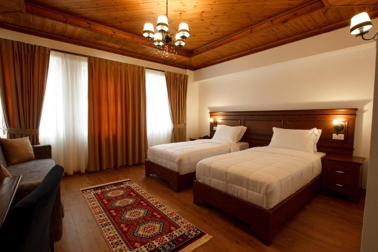 Rose Garden Hotel Gjirokastër Eksteriør billede