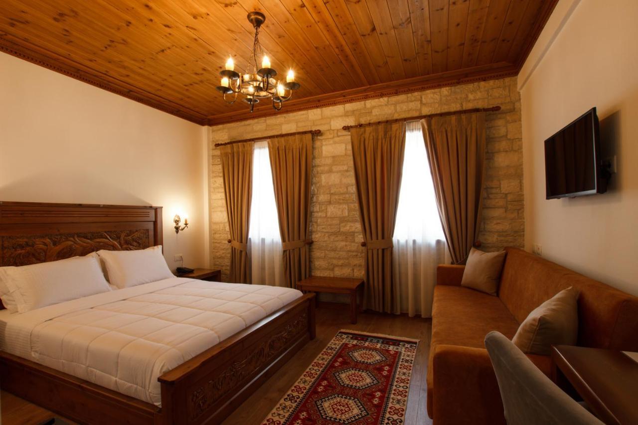 Rose Garden Hotel Gjirokastër Eksteriør billede