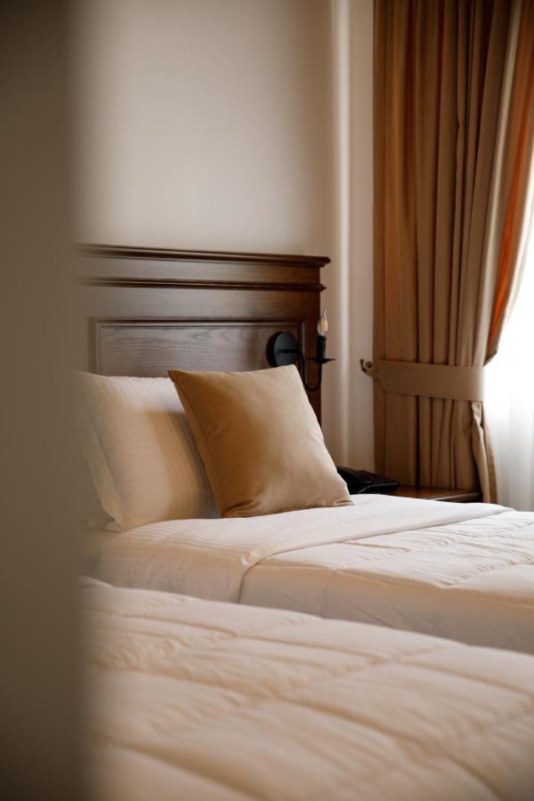 Rose Garden Hotel Gjirokastër Eksteriør billede