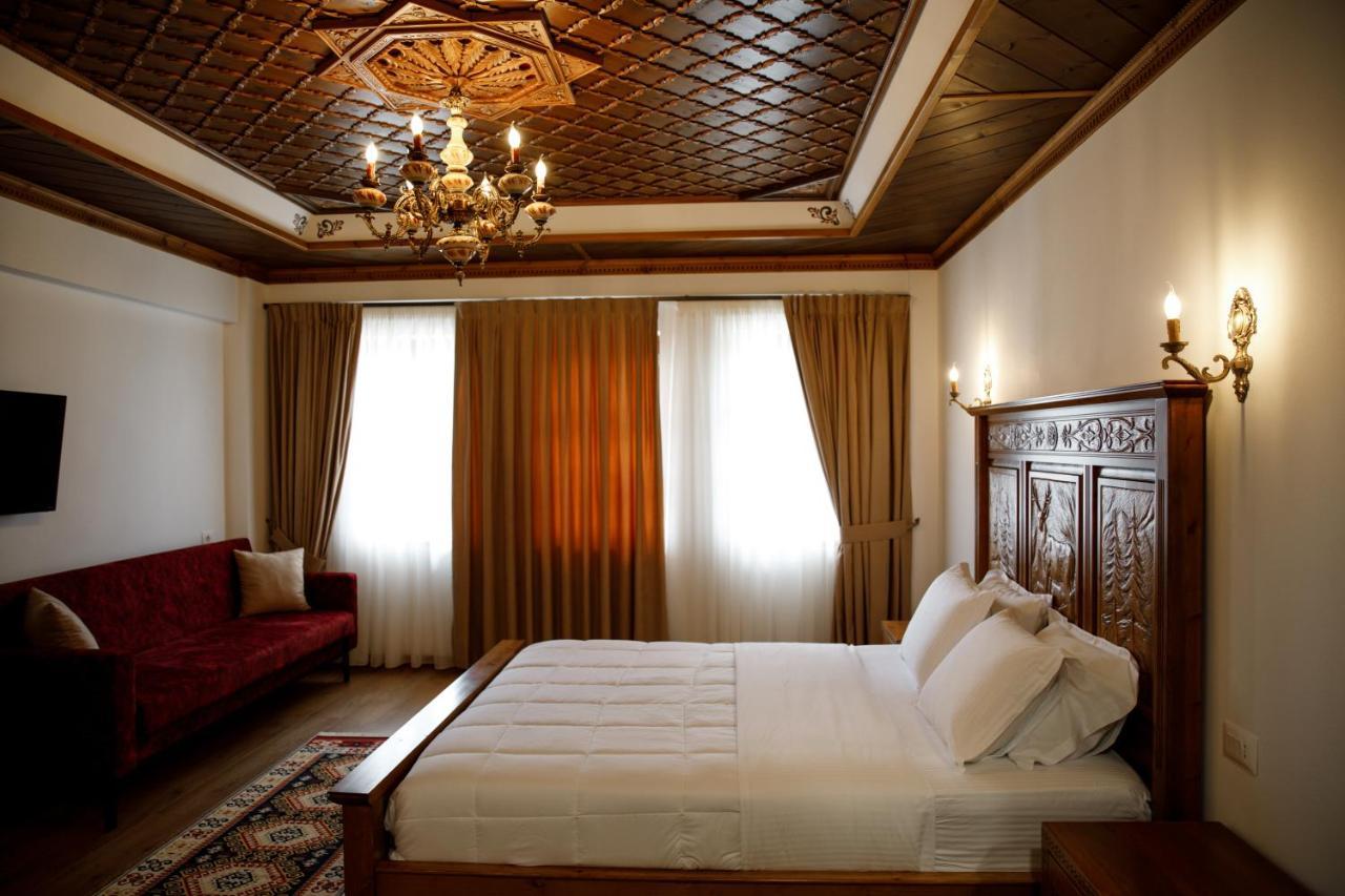 Rose Garden Hotel Gjirokastër Eksteriør billede