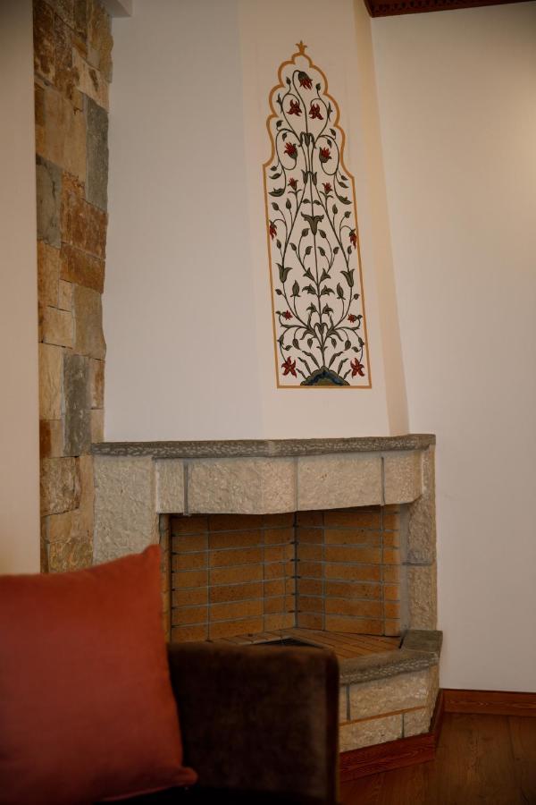 Rose Garden Hotel Gjirokastër Eksteriør billede