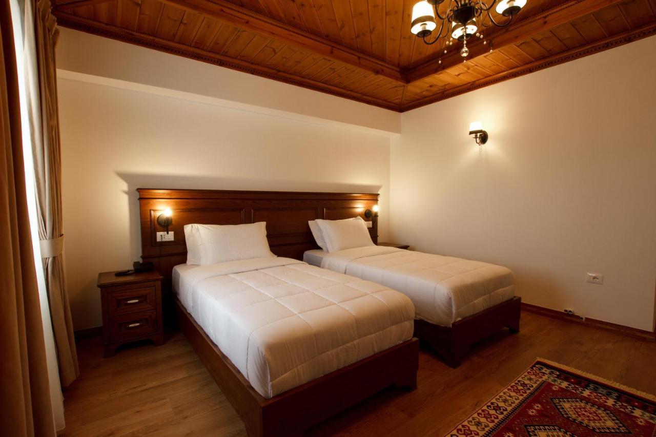 Rose Garden Hotel Gjirokastër Eksteriør billede