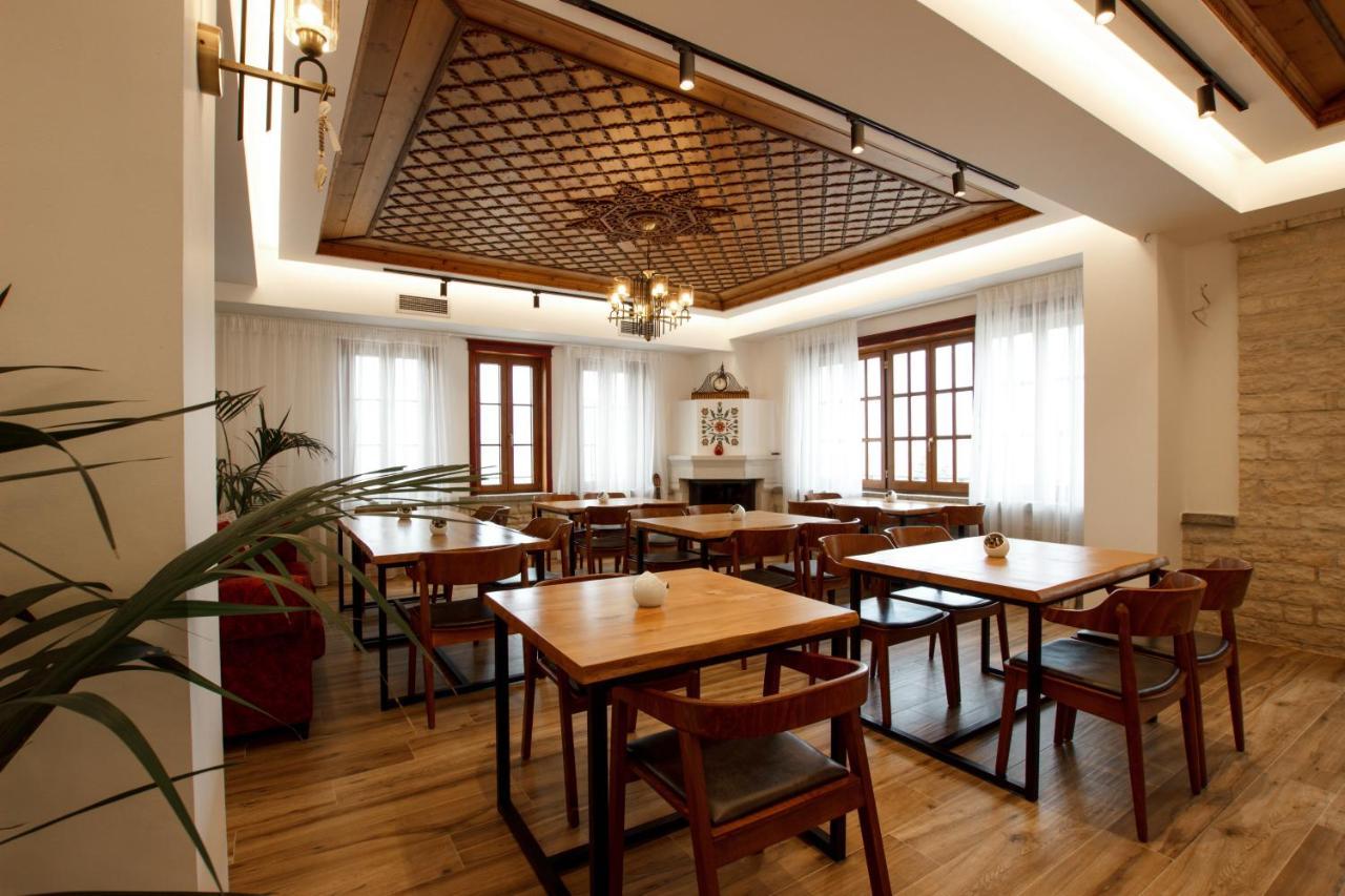 Rose Garden Hotel Gjirokastër Eksteriør billede