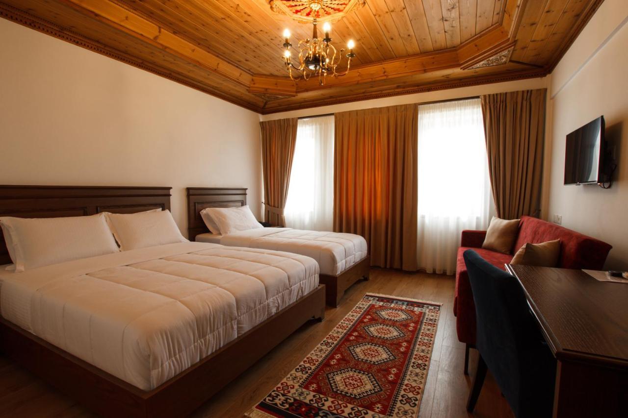 Rose Garden Hotel Gjirokastër Eksteriør billede
