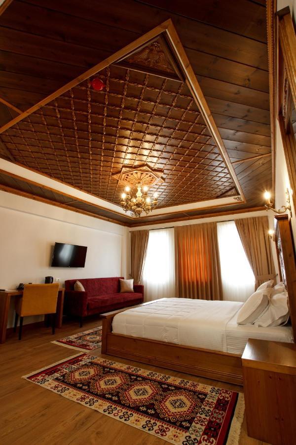 Rose Garden Hotel Gjirokastër Eksteriør billede