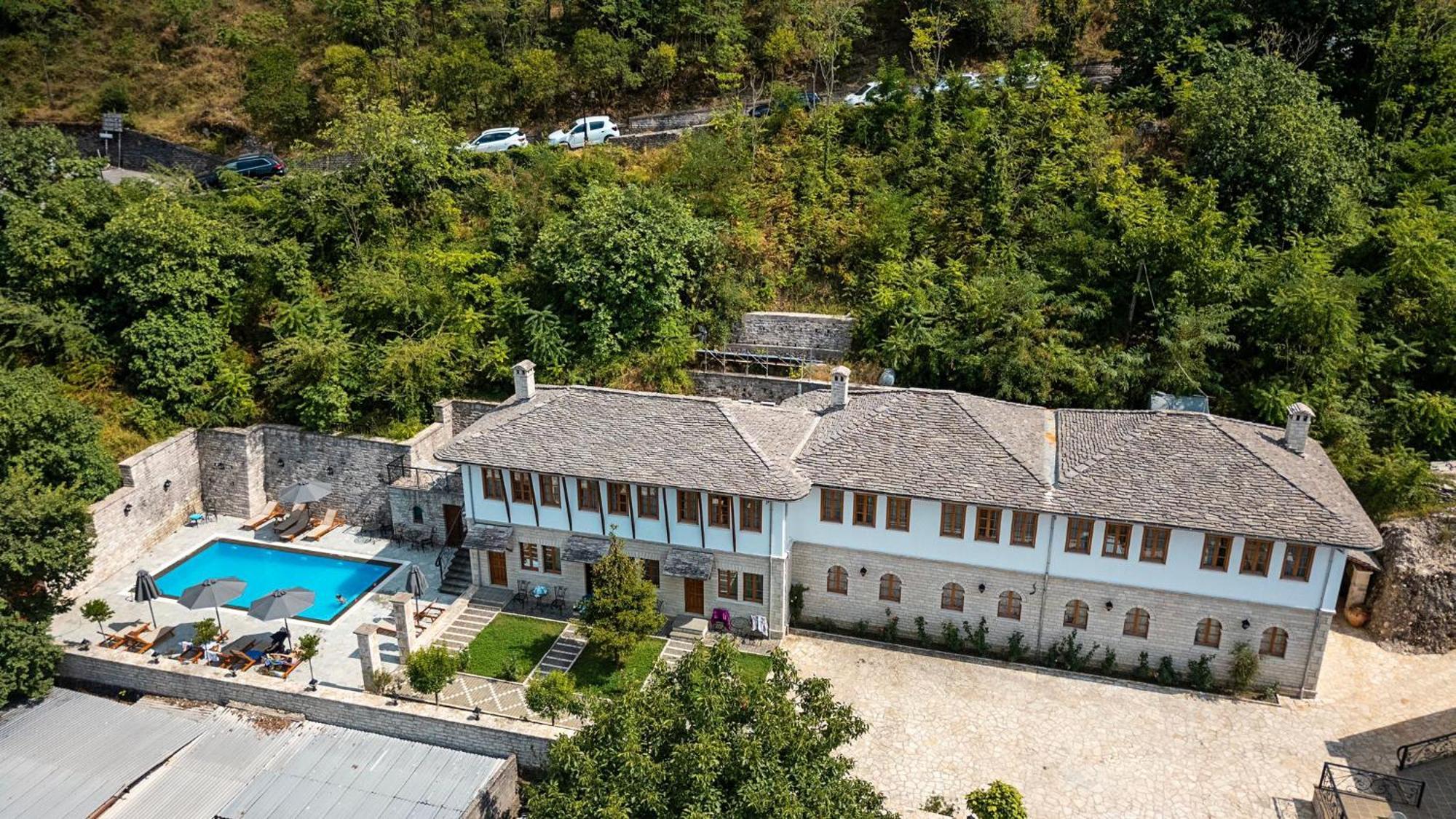 Rose Garden Hotel Gjirokastër Eksteriør billede